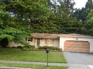 2464 Seneca Dr, York, PA 17408
