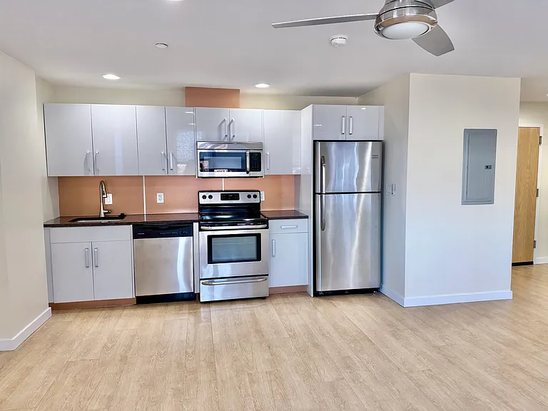 249 S 49th St #8O6 — Photo 69