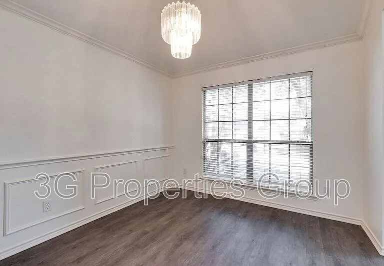 1316 Lochness Dr — Photo 5