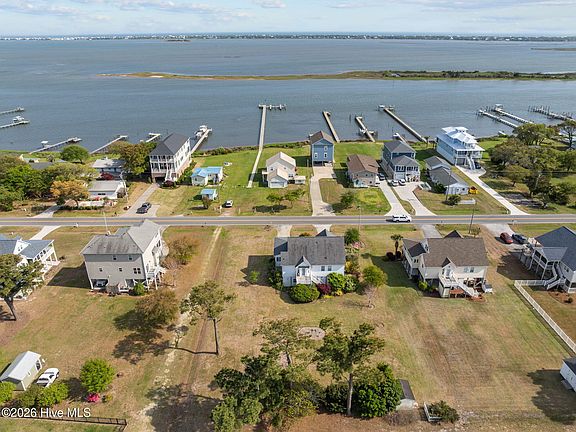 3rd image of 160 Live Oak Road