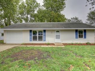 608 Dogwood Dr, Champaign, IL 61821