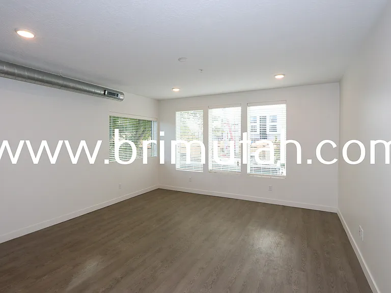 945 S Washington St #101 — Photo 4