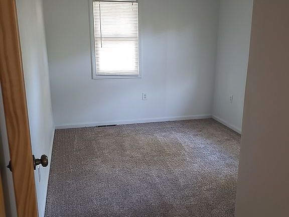 4th image of 870 Hinford Ave