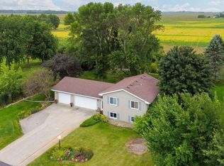 80 Airport Rd, Hutchinson, MN 55350