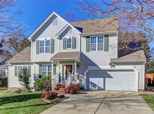 2711 Blockhouse Ct, Jamestown, NC 27282