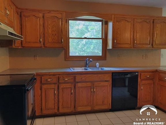 4th image of 504 Elmwood Ct