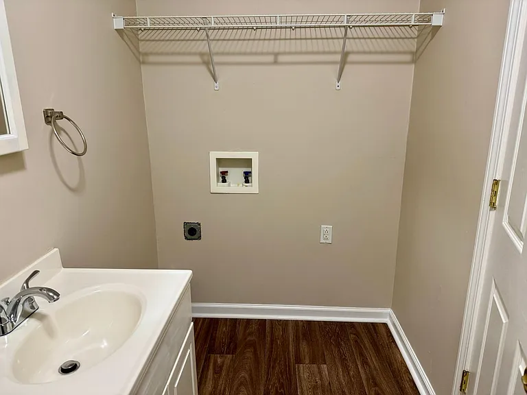 1661 Sparta Hwy — Photo 12
