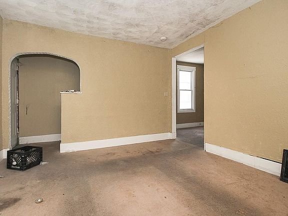 4th image of 244 Cuyahoga St