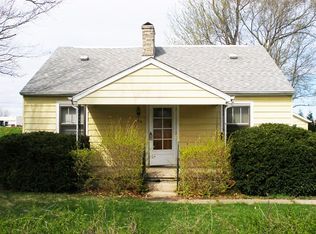 868 Fairview Dr, Columbus, IN 47201
