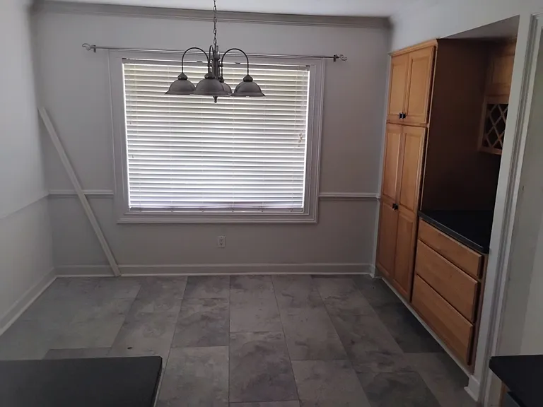 1303 Carman Ct SE — Photo 4