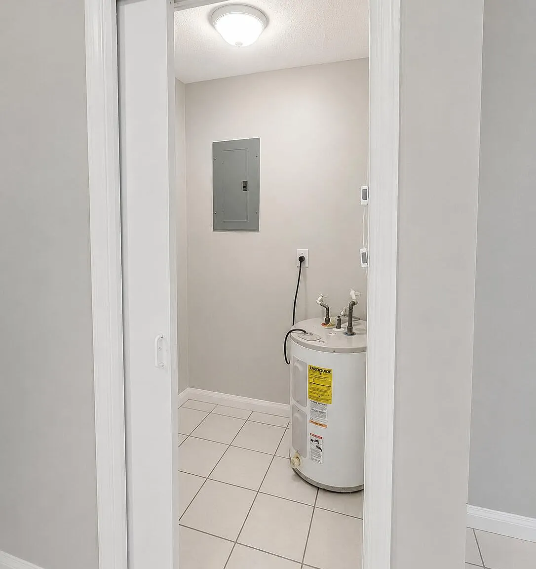 2 bed, 1.0 bath, 850 sqft, $1,690 — Photo 4