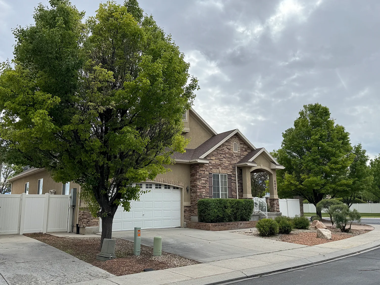6 bed, 3778 sqft, $3,300 — Photo 1