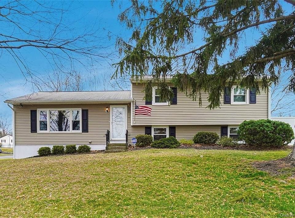 1st image of 34 Harth Dr