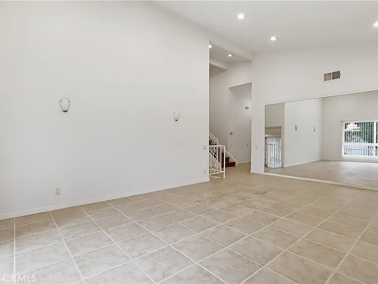 18102 Hatteras St — Photo 10