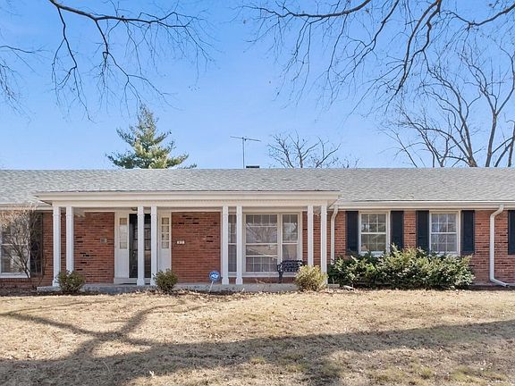 2nd image of 812 Woodmoor Dr