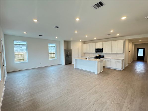 2608 Lago Costa Dr, Texas City, TX 77568