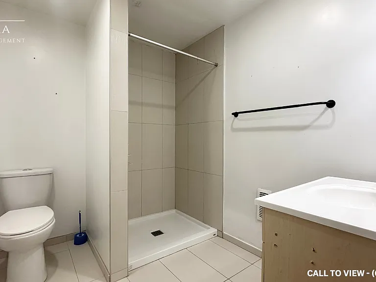 451 Moore St #6 — Photo 3