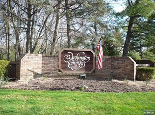 95 Windsor Cir, Township Of Washington, NJ 07676