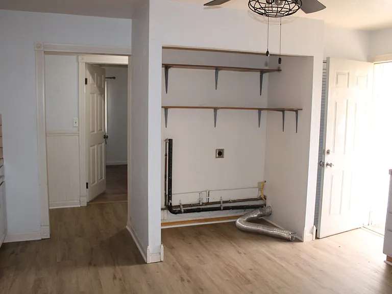 135 Poinsettia Ave — Photo 10