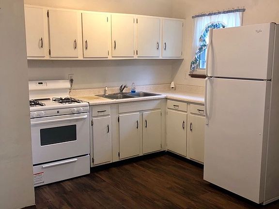 2nd image of 1621 Iris Ave