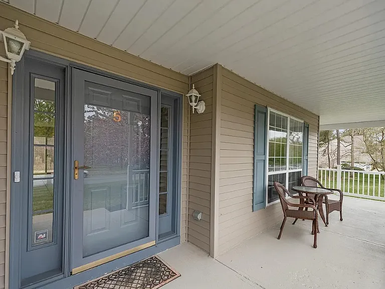5 Sandcastle Ct — Photo 3