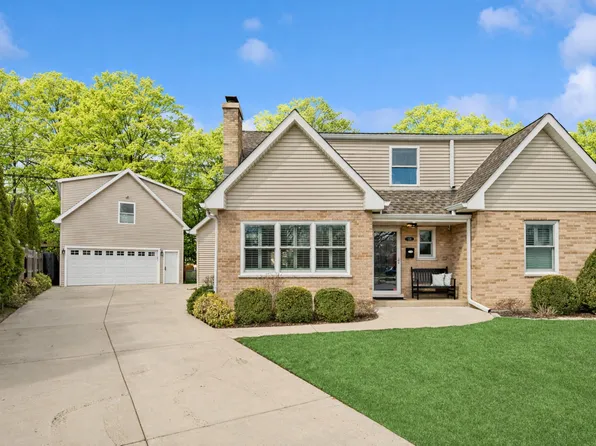 128 Parkview Rd, Glenview, IL 60025