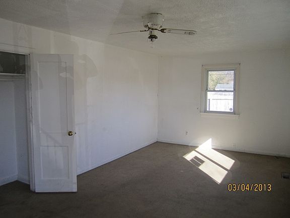 4th image of 364 El Paso Ave
