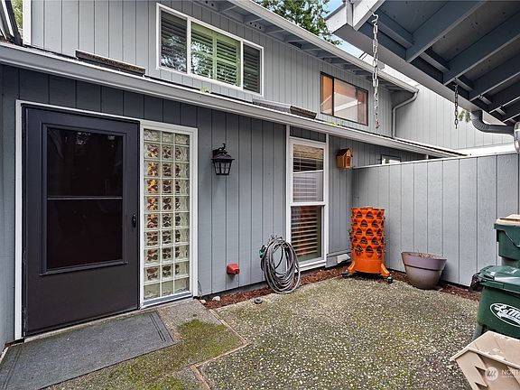 4th image of 1500 Lake Park Dr #33