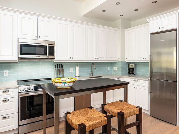 4th image of 254 W 10th St APT 1A