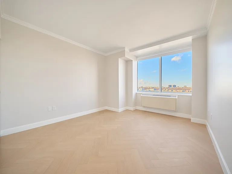 160 Riverside Blvd #20A — Photo 21