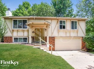 1032 Shadowoak Dr, Ballwin, MO 63021