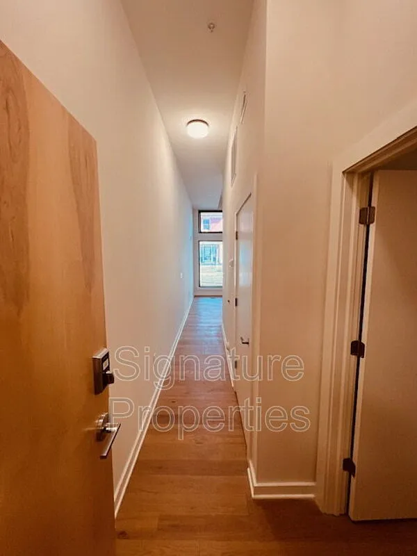 1 bed, 1.0 bath, 545 sqft, $999 — Photo 3