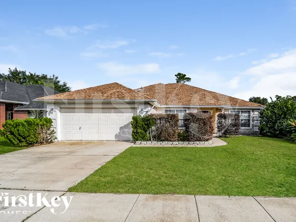 789 Hickory Lakes Dr E, Jacksonville, FL 32225