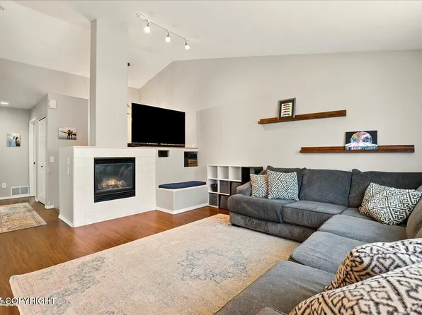 207 Dailey Ave Unit 7, Anchorage, AK 99515