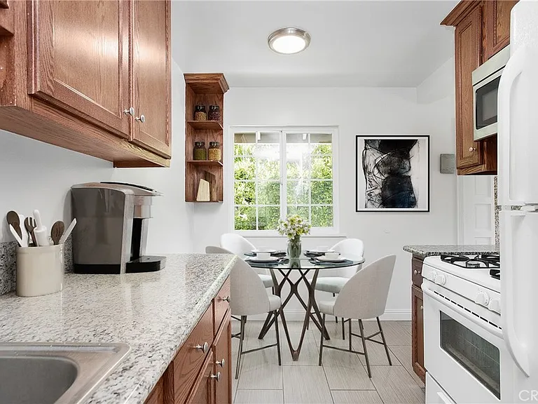 34102 Amber Lantern St — Photo 4