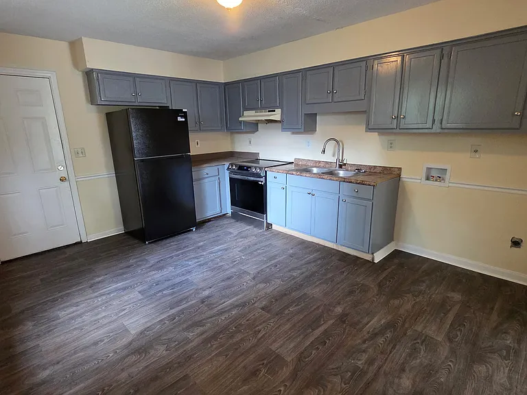 1102 Pecan Pl — Photo 2