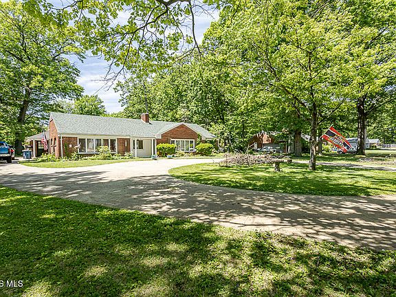 3rd image of 4611 Secor Rd