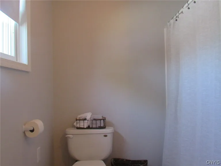 28 E River Rd #2-1 — Photo 33