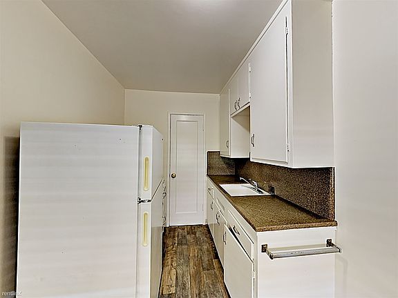 4th image of 3014 O St APT 24