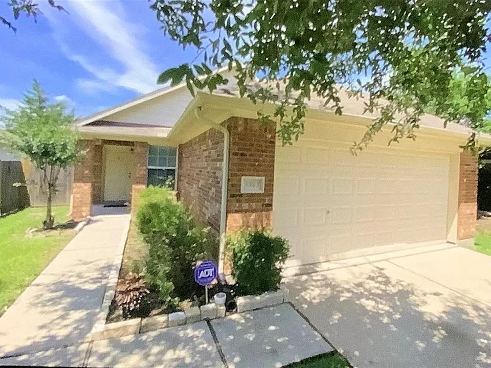 8943 Farm Ridge Ln