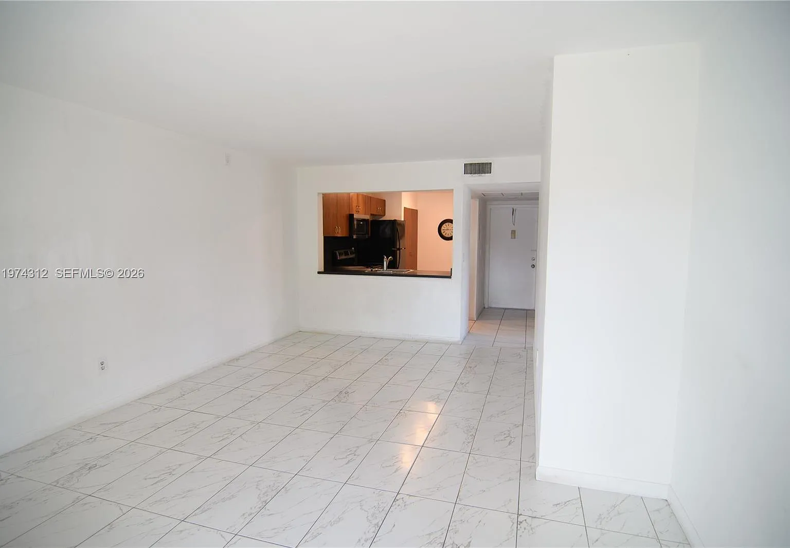 Monterey Two Condo — Photo 4