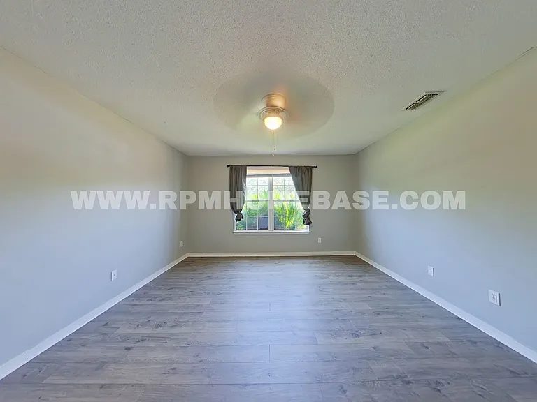 1326 Jeffrine Dr — Photo 7