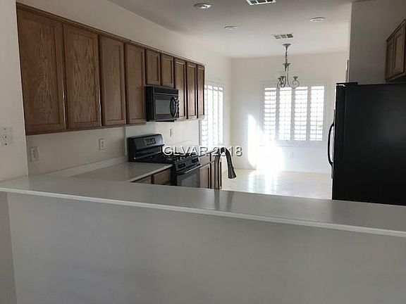 5th image of 2075 Pepperell Ave