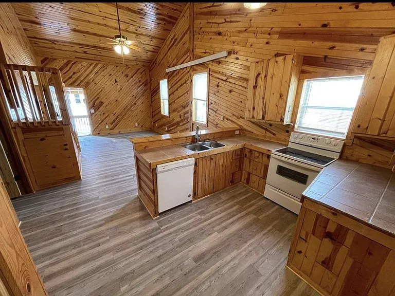 118 Spark St #UPPERUNIT1 — Photo 9