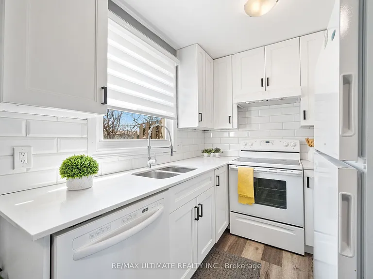 252 Bertie St #E — Photo 13