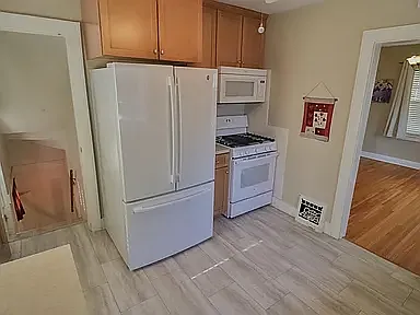 3443 E Murdock Ave — Photo 4