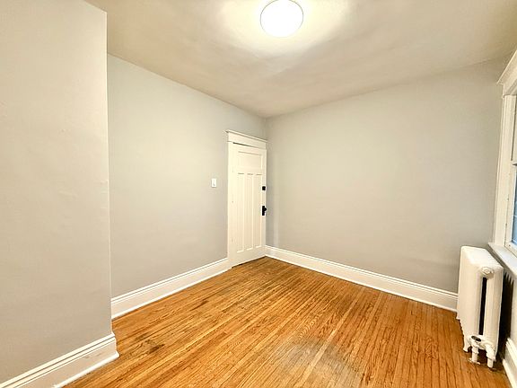 5th image of 94 East Ave S