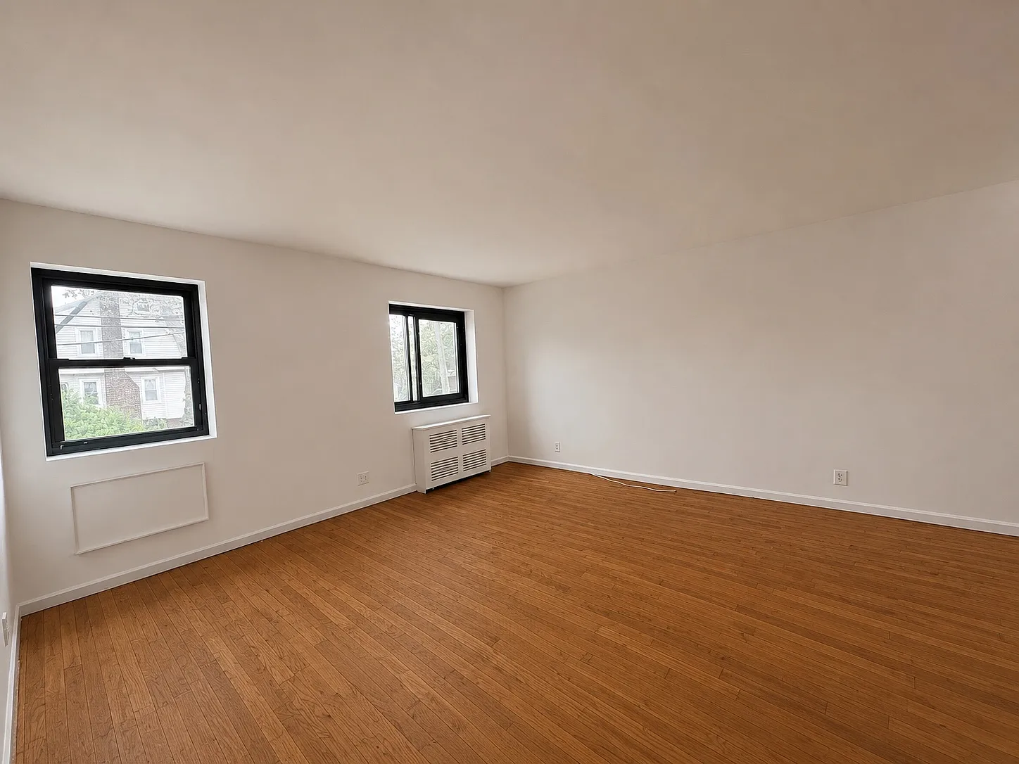 43rd Ave, Bayside — Photo 3