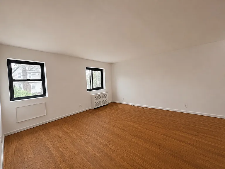 43rd Ave — Photo 3