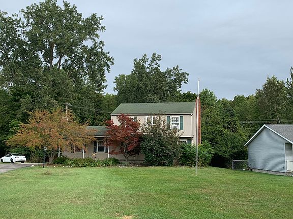 3rd image of 24048 Huron River Dr